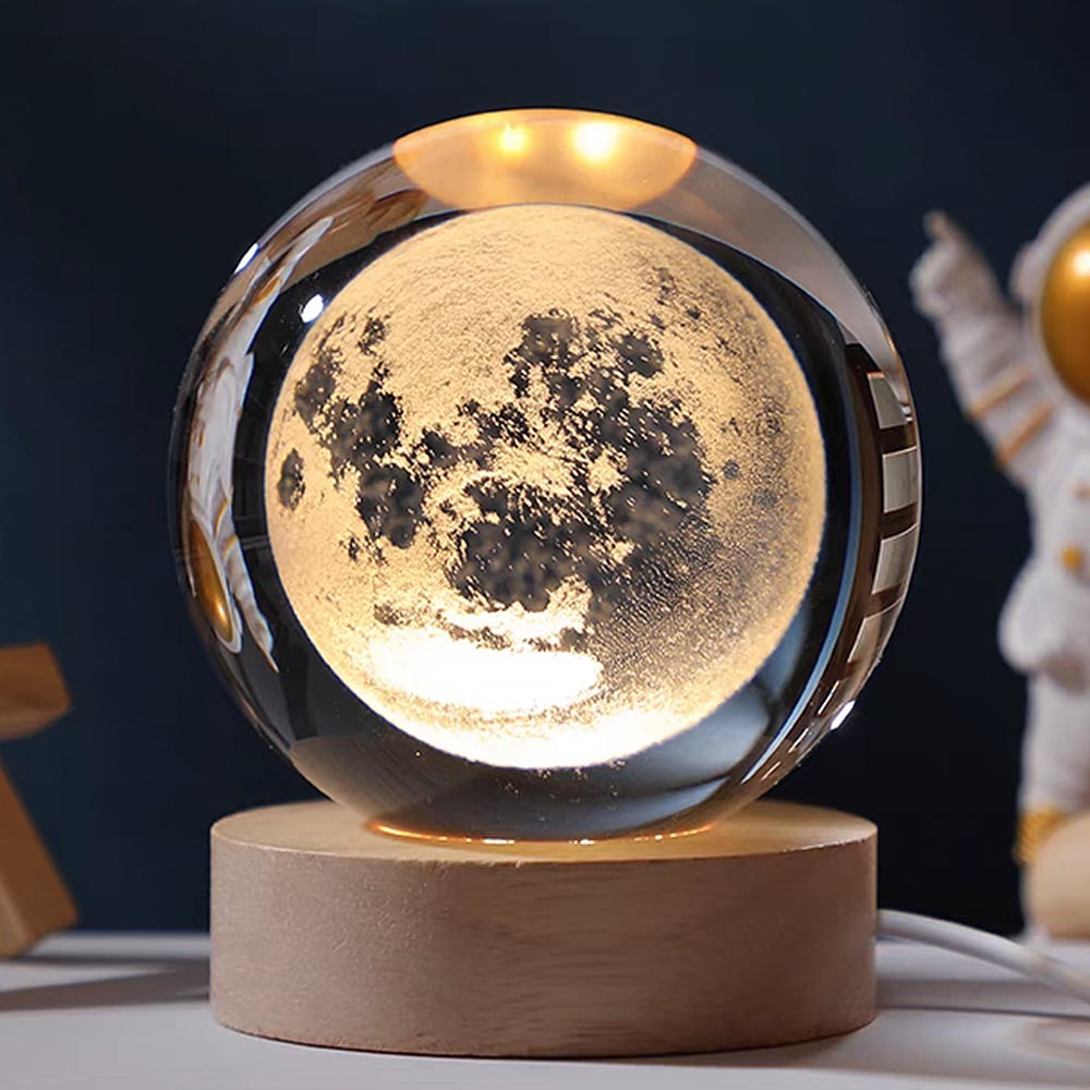 كرة بلورية ثلاثية الأبعاد على شكل قمر